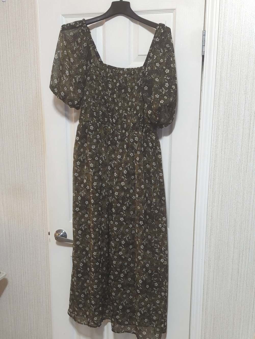 Old Navy Olive Green Floral Puff-Sleeve Midi Dress
